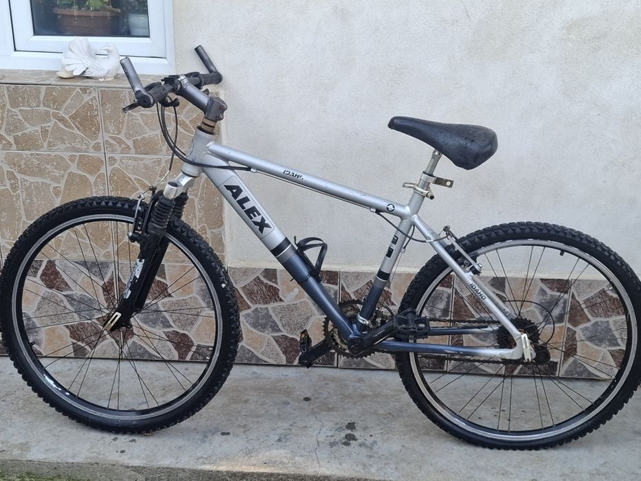 Vand bicicleta intr o stare ok