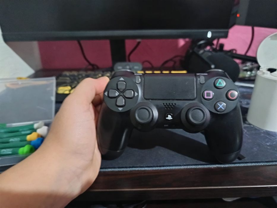 Джойстик за ps4 в отлично състояние