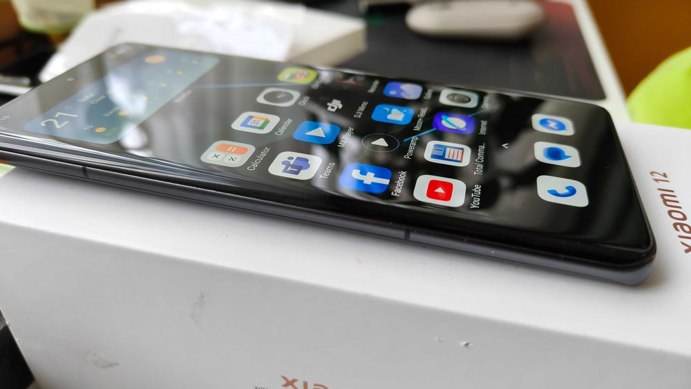 Телефон Xiaomi 12, 8GB/256GB Gray - отличен