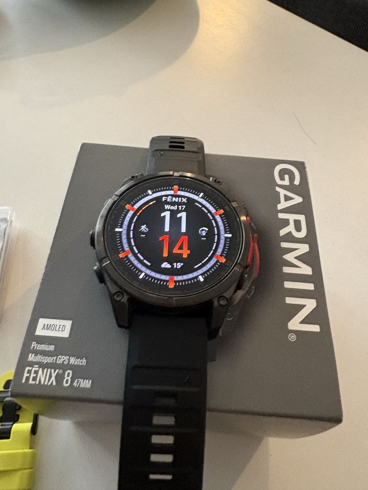 Garmin Fenix 8 47mm AMOLED - като нов