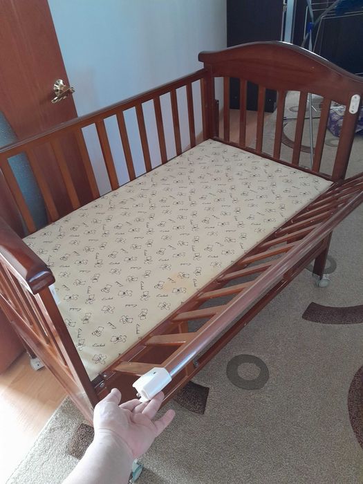 Продам детскиий манеж