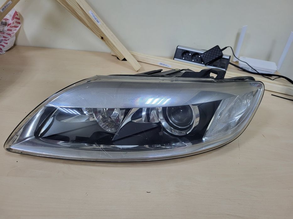 Ляв фар Audi Q7 ЗАВИВАЩ ксенон lqv far ауди кю7 zavivasht