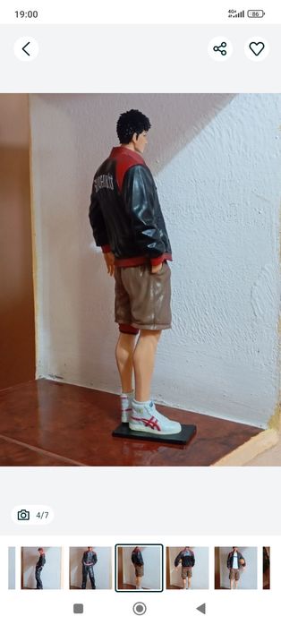 Vând două figurine