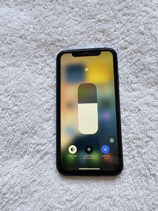 IPhone XR  64GB Yomkost 100%