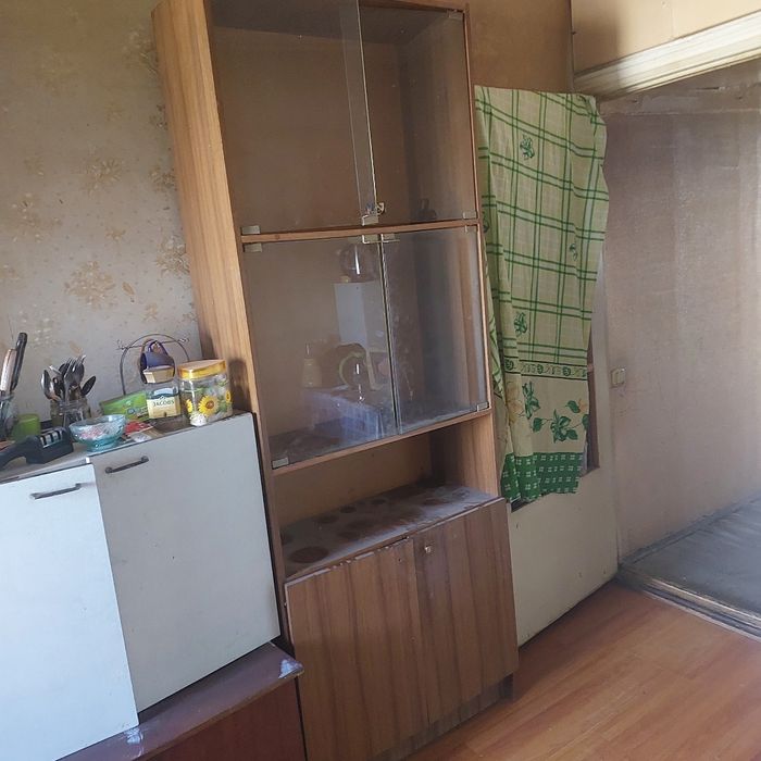 Продаю два шкафа.