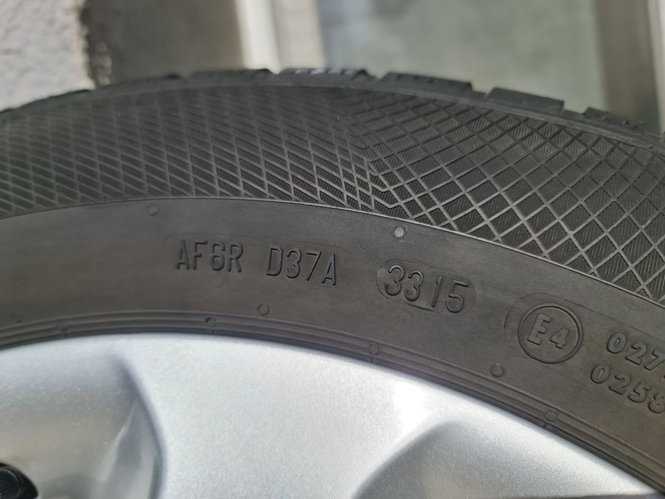 Продавам 4 джанти за BMW style 115 със зимни гуми