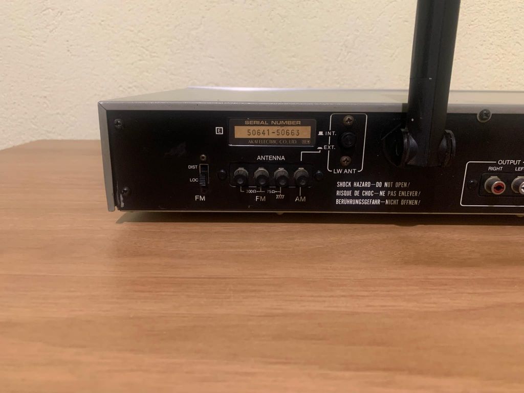 Продавам стерео тунер Akai AT-K03L