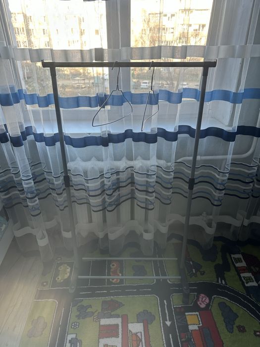 Продам детскую вешалку