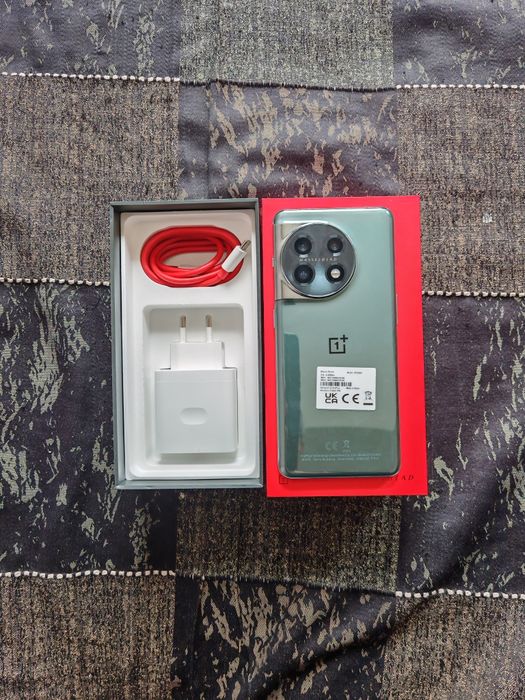 OnePlus 11 16/256 GB