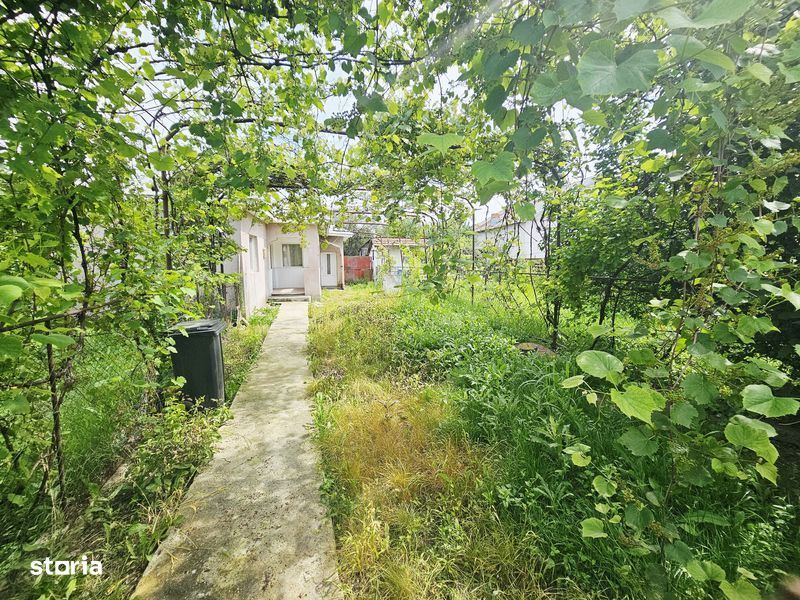 Casă cu 2 camere și teren generos, Dărmănești – Exclusivitate