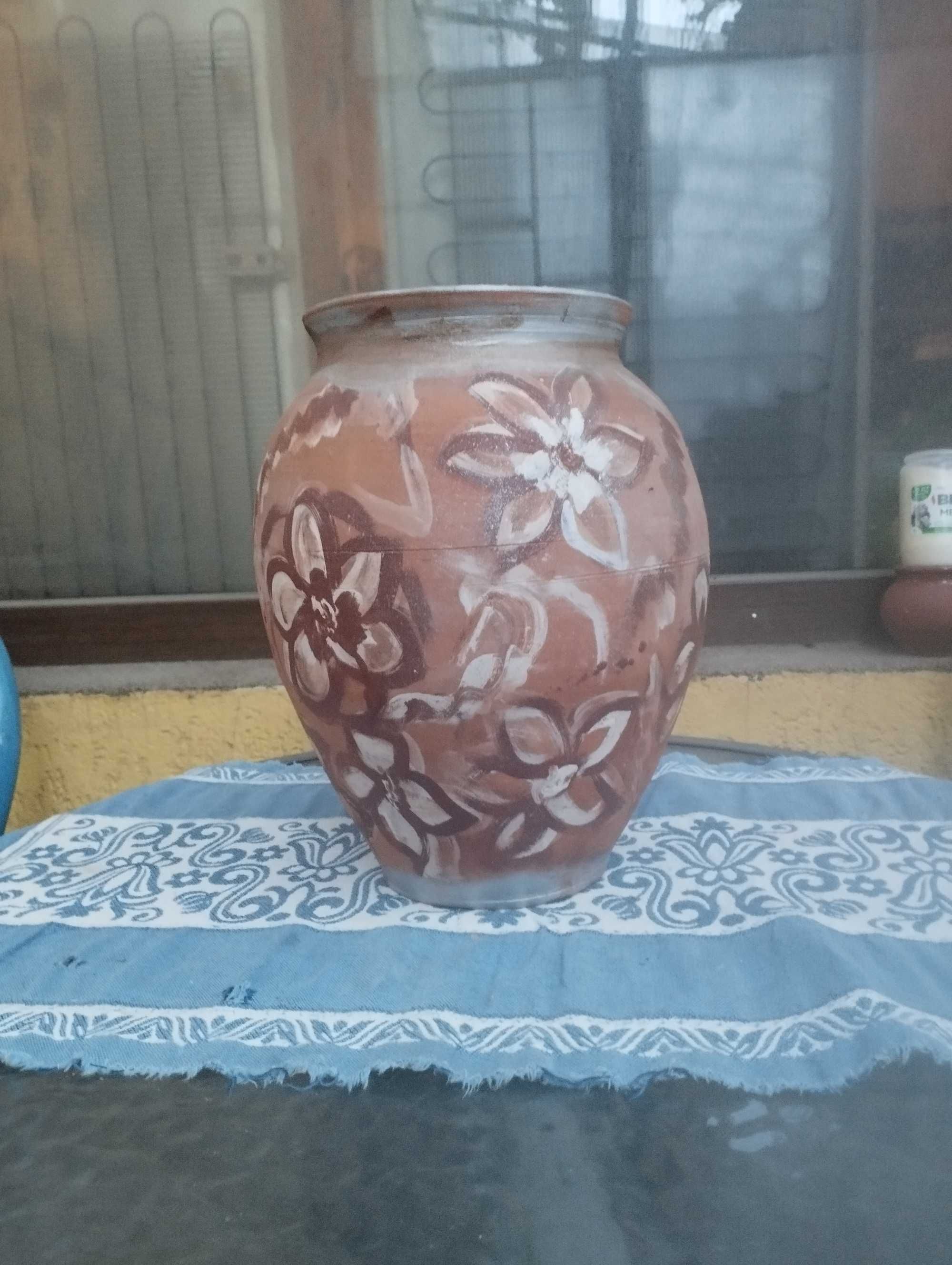 Vand vase lut pictate manual