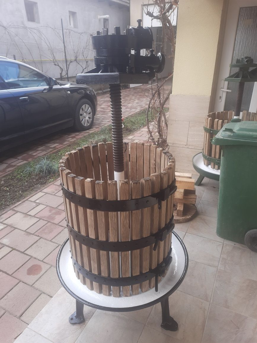 Teasc, presă de struguri de 110 litri