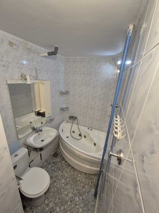 Direct proprietar vand ap 3 cam, Sect 4, Strada Semenic, etaj 2