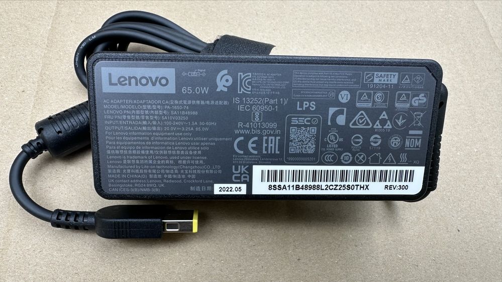 Оригиналнo Lenovo зарядно 20V / 3.25A / 65W / 01FR050 / Лаптоп PC