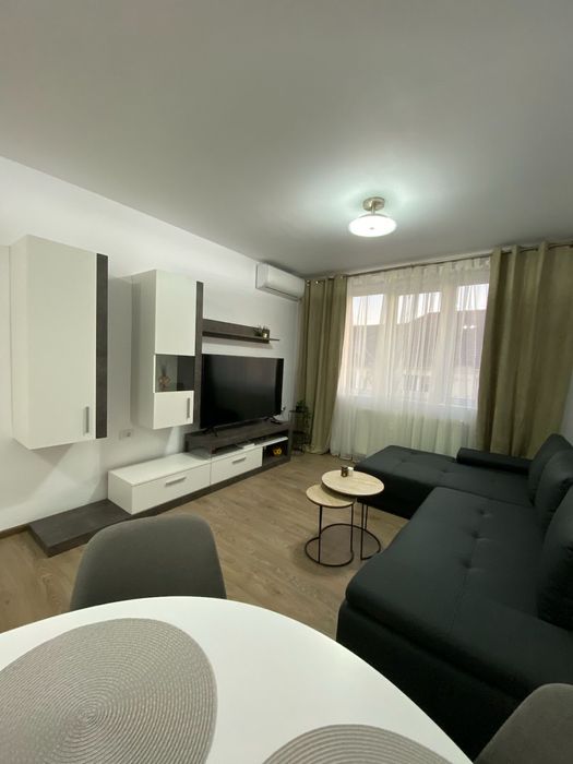 PROPRIETAR, inchiriez apartament cu 2 camere, zona Lipovei