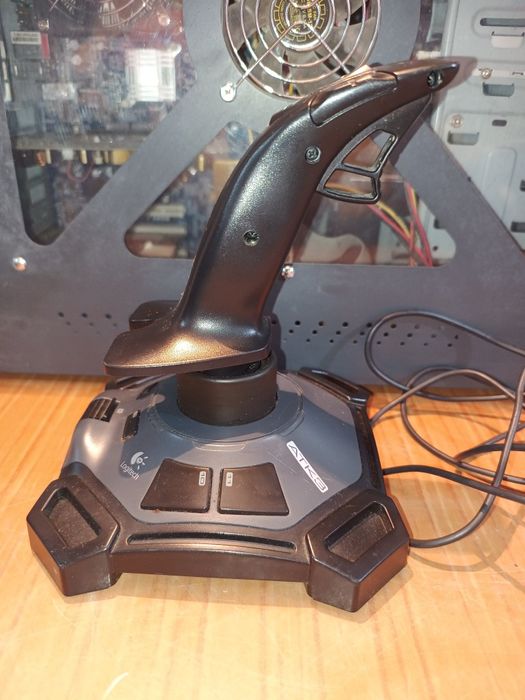 Joystick logitec attack 3