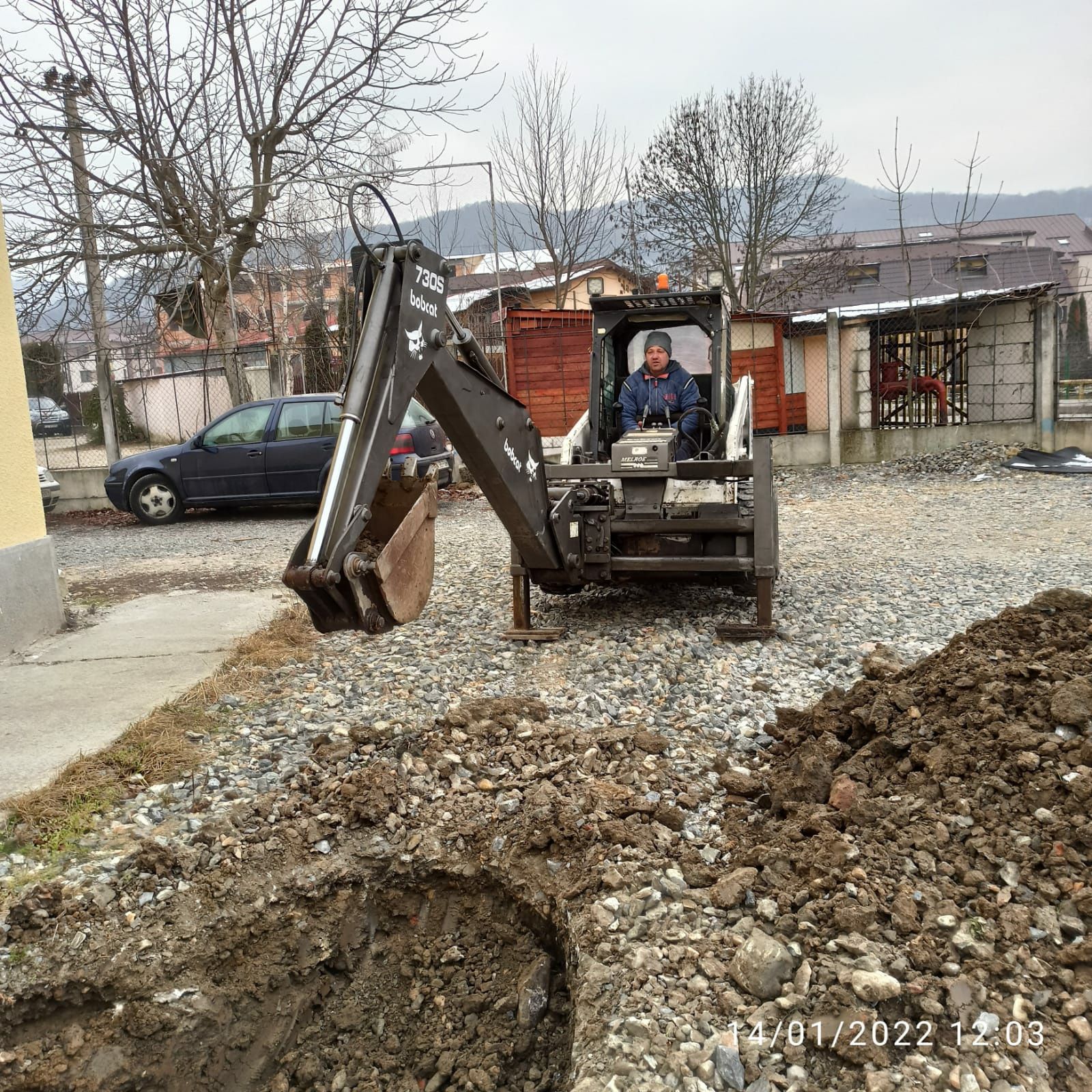 Închiriez bobcat . Incarcator frontal. Dezapezire