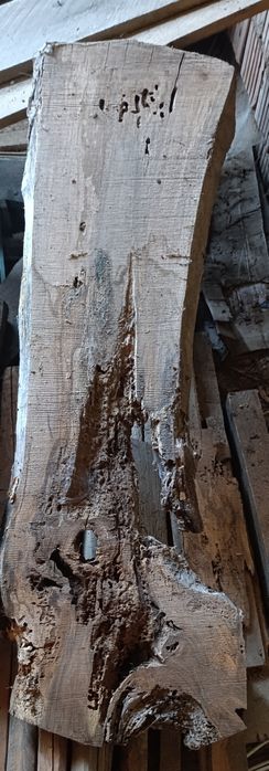 Fostana veche de nuc