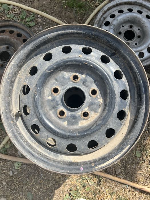 Ауди диска простой r 15