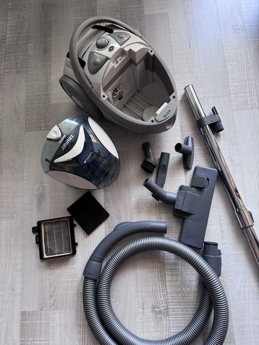 Прахосмукачка без торбичка Zelmer Galaxy 1800W