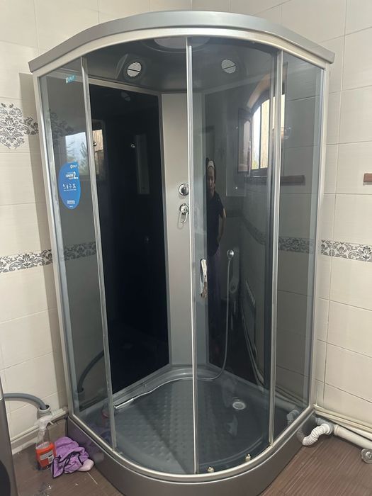 Душевые кабины..