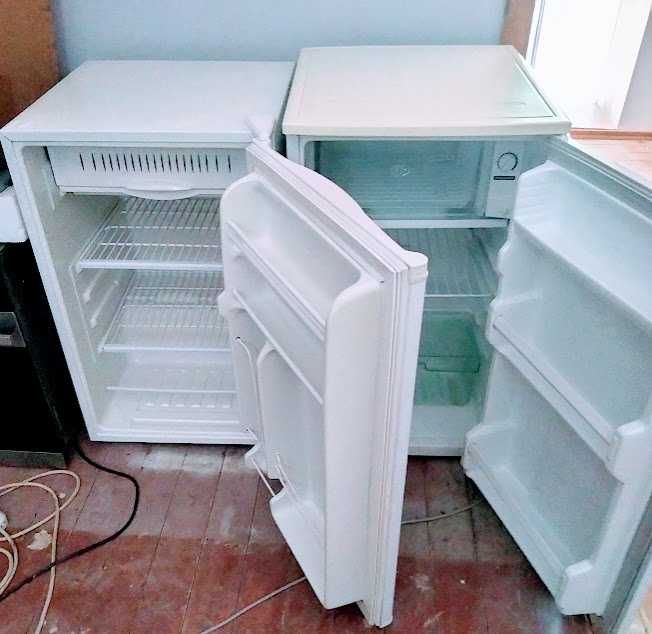 Продам  мини   холодильник  рабочий состояние отличный морозит