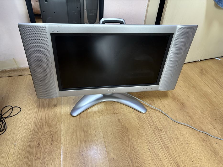 Телевизор SHARP 22инча