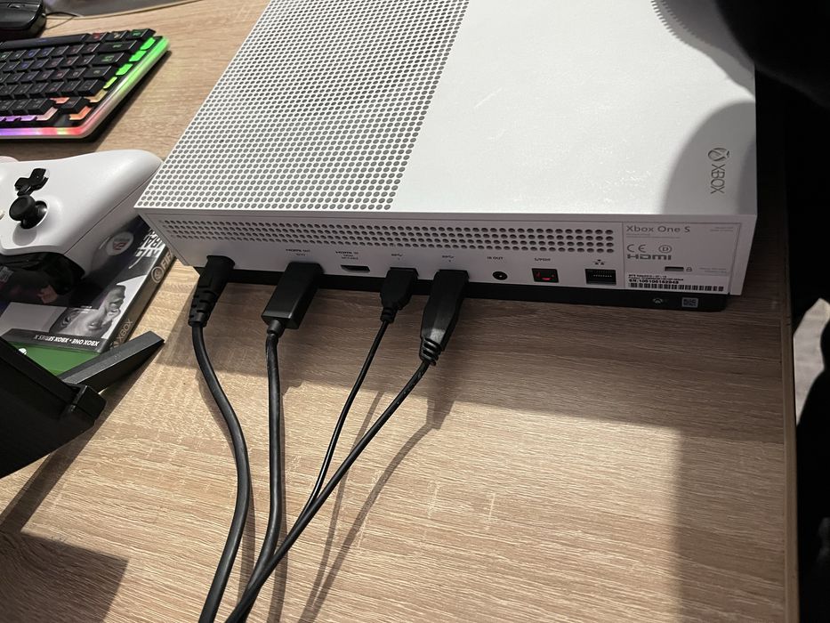 Vând xbox one s