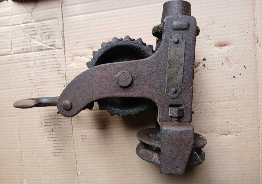 macarale cu lant pentru a ridica greutati gen troliu