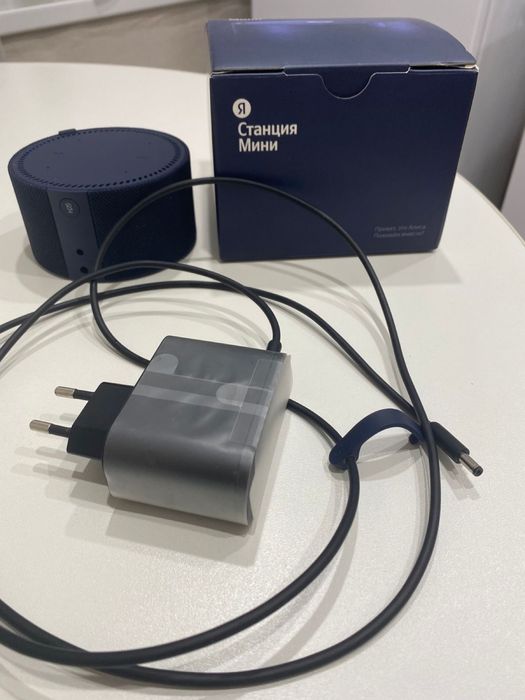 Продам станцию мини яндекс, в отличном состоянии.