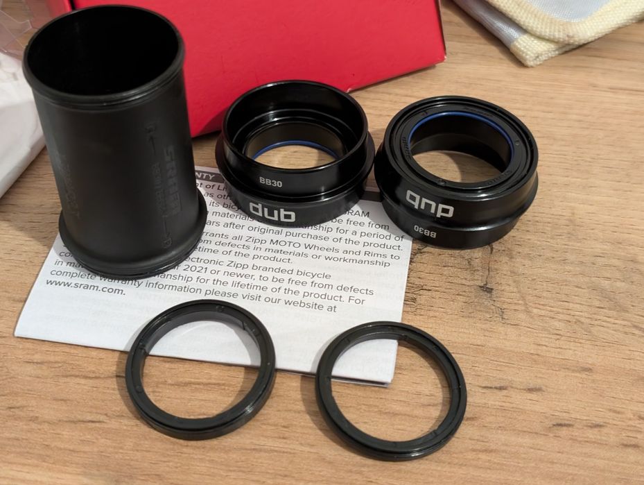 Vand rulmenti bicicleta monobloc nou SRAM BB30 - DUB