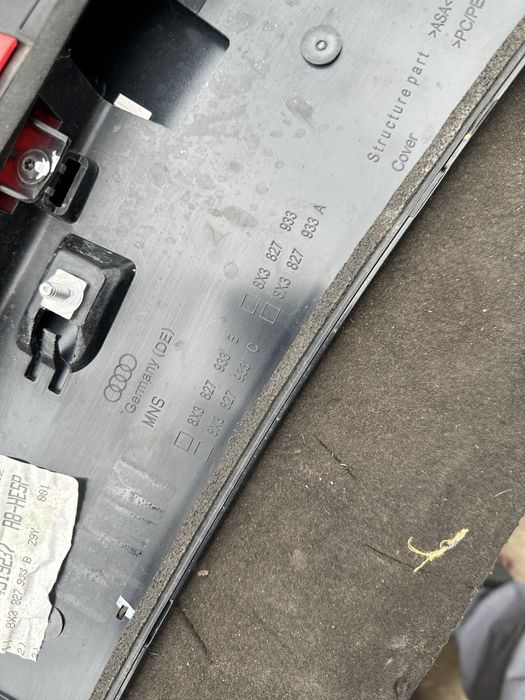 Крило спойлер за багажник Audi A1 8X3827933b за кола с две врати