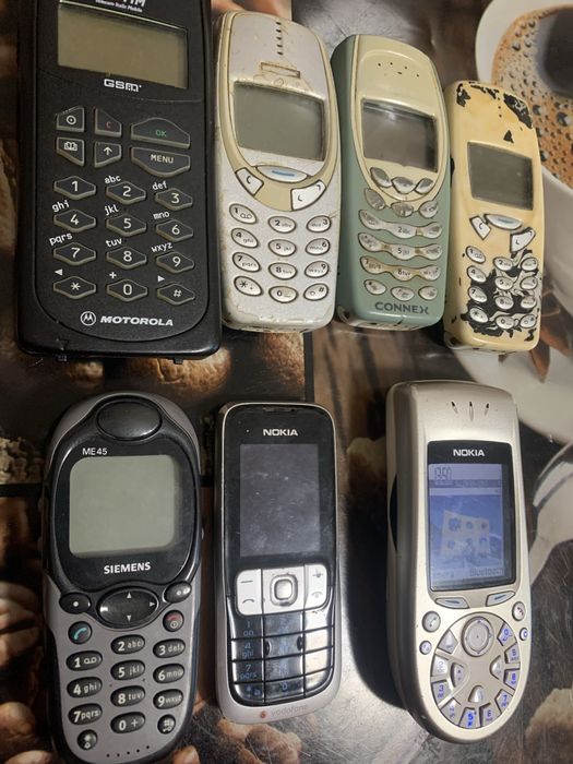 Telefoane de colectie ,ceasuri vechi