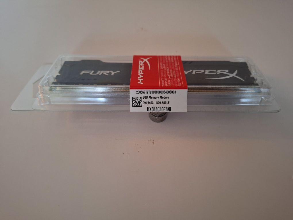 Продавам нови рам памети Kingston hyper X fury.