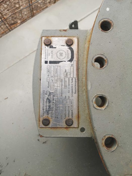 Bazin, rezervor metalic 10.000LITRI, arzator RIELLO 395kw, ulei.
