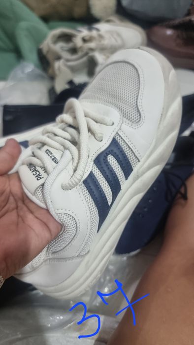 Отдам кроссовки срочно