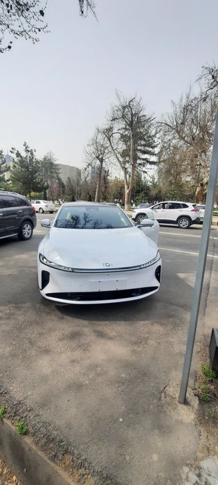 Продаю свою очень ухоженную машину 7 квт зарятка в комплекте