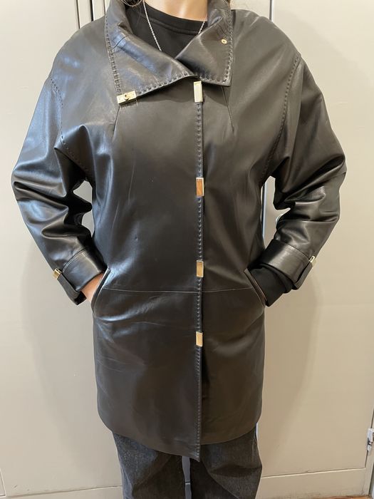 Новое пальто из натуральной кожи