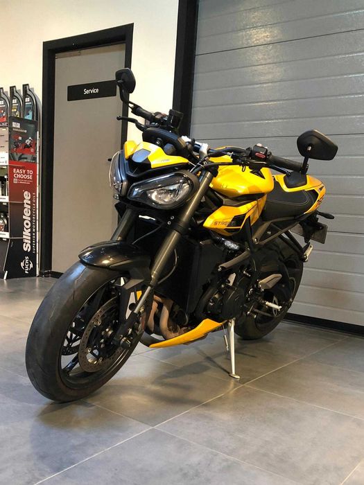 Motocicleta Triumph Street Triple 765 RS Second, model 2024