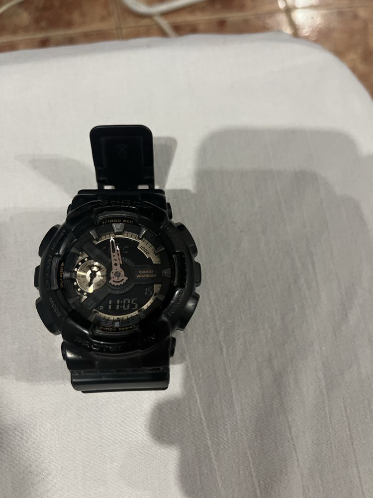 Часовник Casio G-SHOCK GA-110RG-1AER