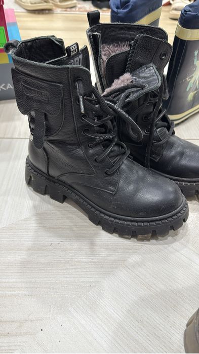 Продам зимние сапоги для девочки