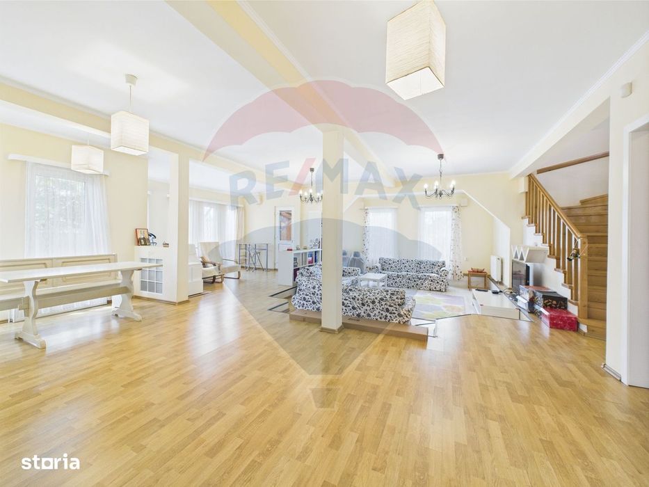 Casa luminoasa cu 5 camere si curte de 560 mp in zona Gulia-Tartasesti