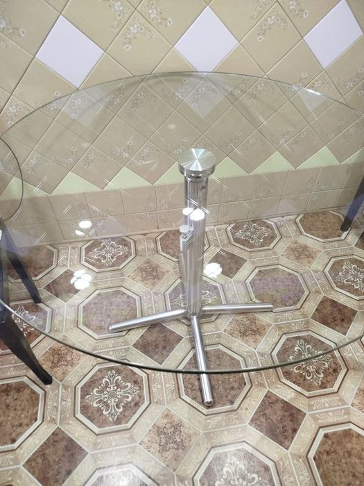 Стол круглый стеклянный