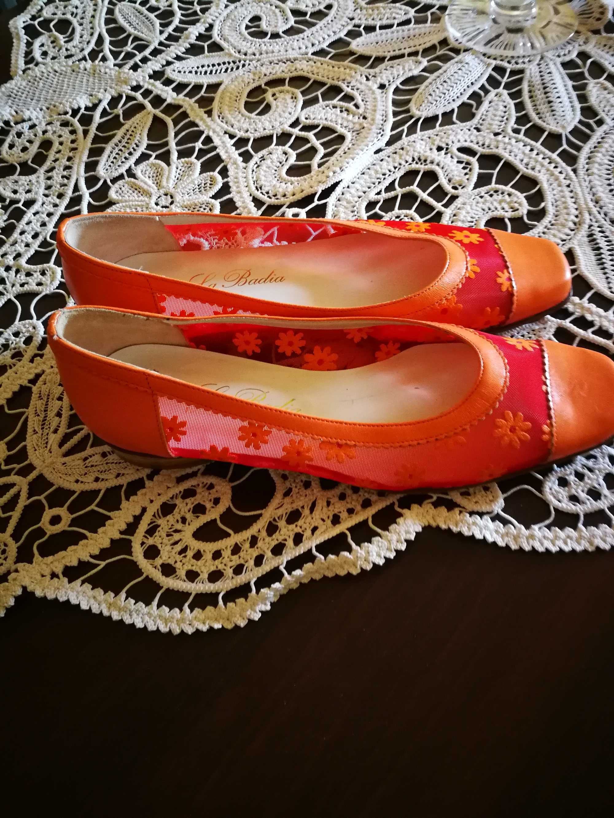 Pantofi portocalii superbi