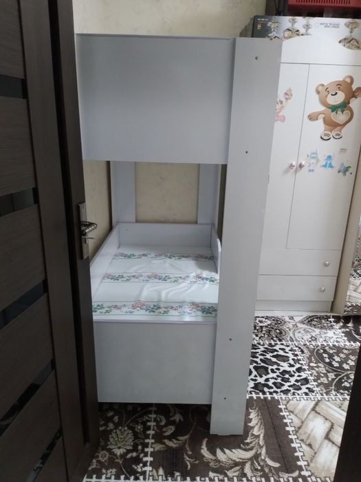 Продам 2 этажную кровать