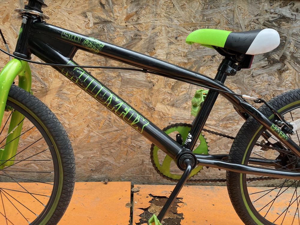 Bicicleta bmx jumper muddyfox  roti 20”