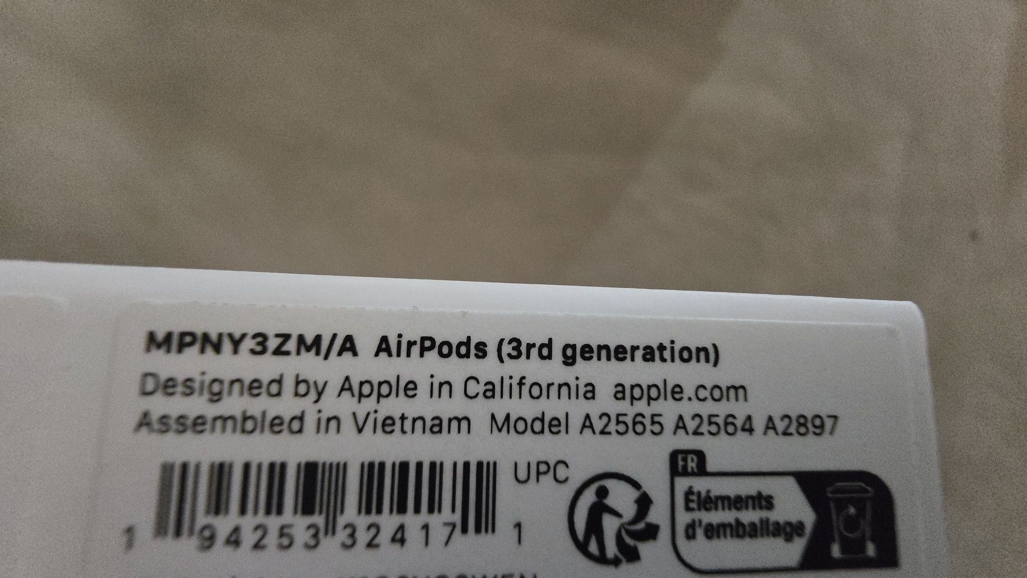 Безжични слушалки Apple AirPods 3 Lightning