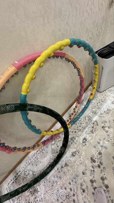 Фитнес-обруч для стройности — зелёный, металлический, массажный.