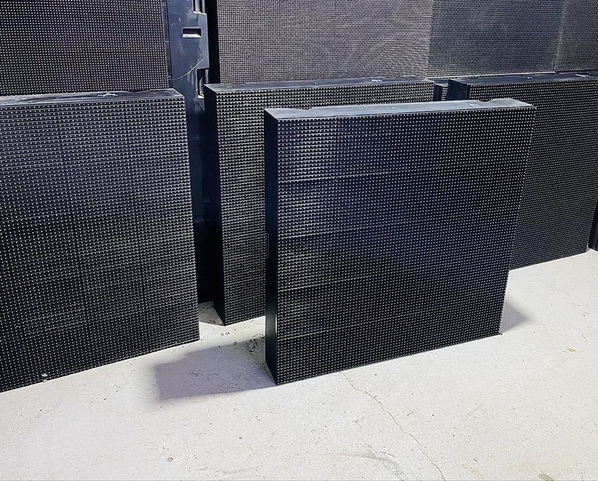 ECRAN LED cabinete  P16 / P20 / P25 NOI si SH . 3 ECRANE