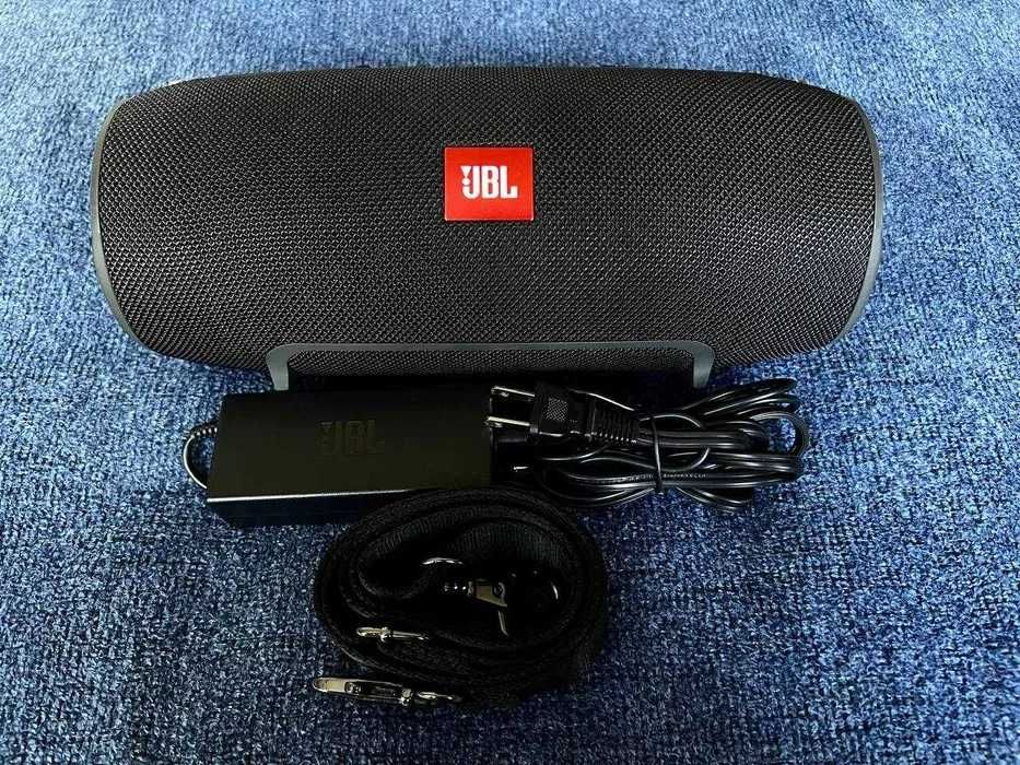 Продам мощную портативную JBL Xtreme 1